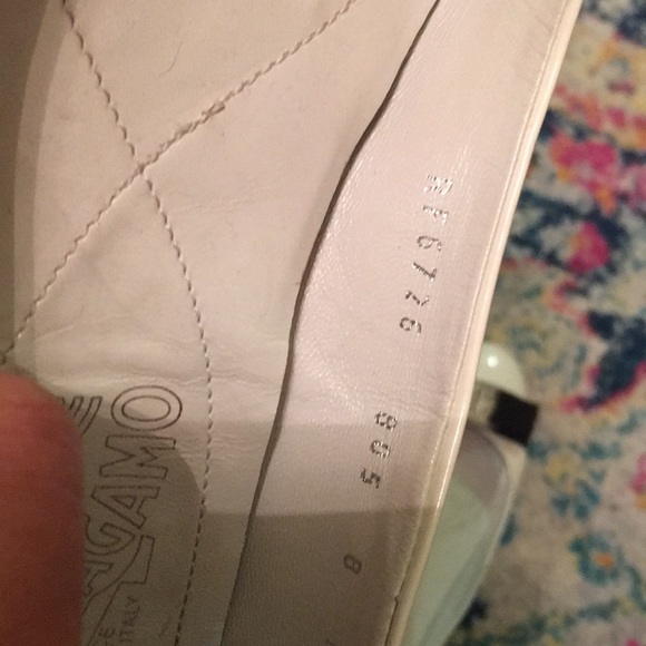 Ferragamo flats size 8 - Picture 2 of 4